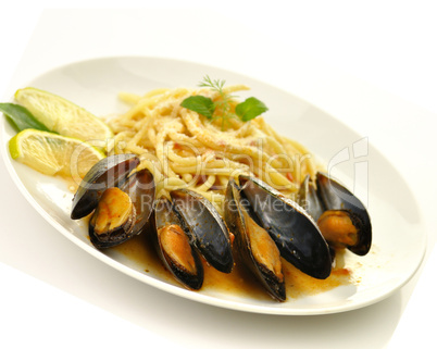 mussels with spaghetti