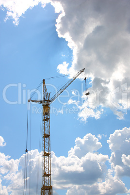 Building of the new high house by the crane