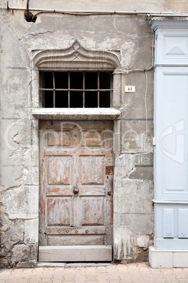 Verschlossene alte Tür