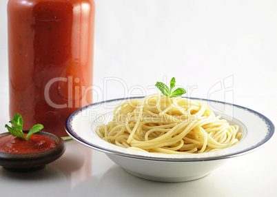 spaghetti with sauce