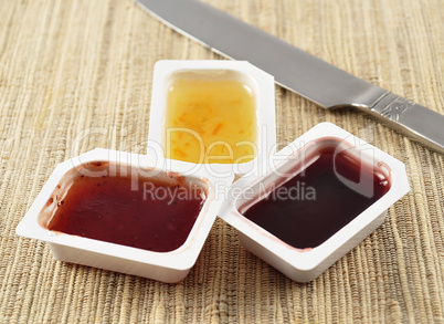 jelly and knife