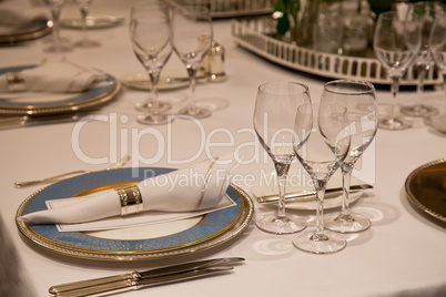 Elegant  dinner table setting 2