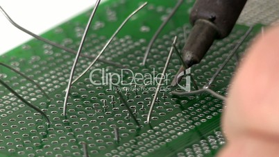 Soldering circuit with through hole IC