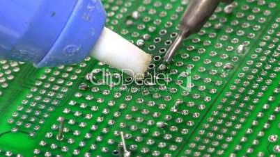 Solder sucker cleaning