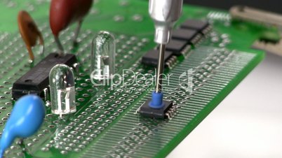 Assemble circuit with surface mount IC by hand