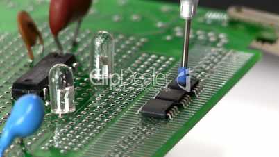 Disassemble surface mount IC from circuit by hand