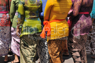 Balinese women.