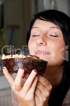Mädchen mit einem Kuchen