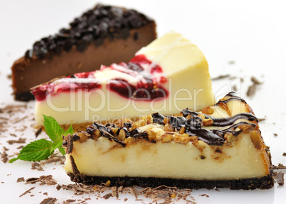 slices of cheesecakes