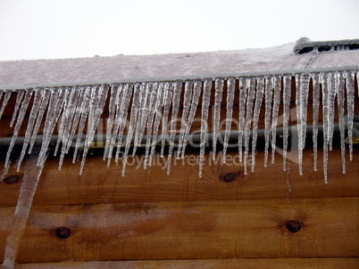 Roof with icicles