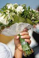 Braut mit Brautstrauß / Bridal With Bouquet