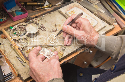 hands of  jeweller