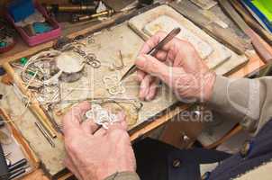 hands of  jeweller