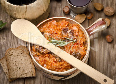 sauerkraut in poliermittel freundlich mit geräuchert fleisch