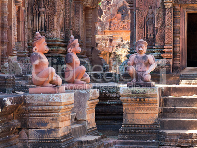 Ancient statues in the temple Banteay Srei