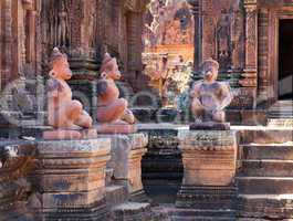 Ancient statues in the temple Banteay Srei