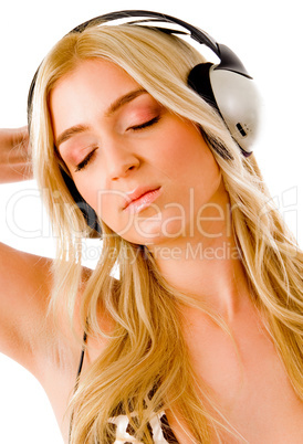 model listening music