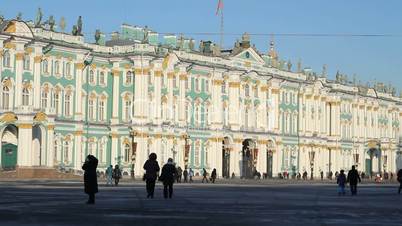 (pan) St Petersburg, The Hermitage Museum in winter