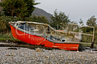 read boat at coast