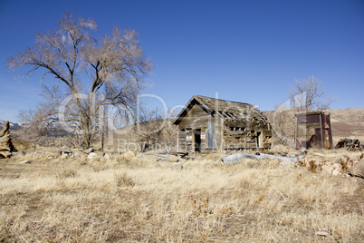 old abandoned delapitating shack