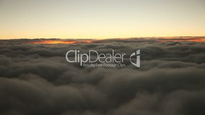 Flug über Wolken