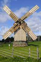 Windmühle auf der Insel Saaremaa, Estland