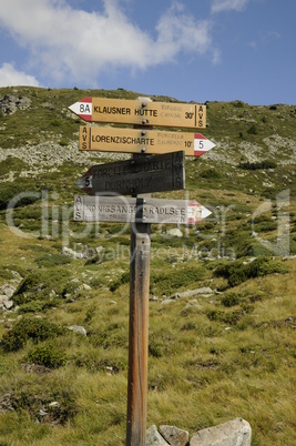 Wegweiser in den Sarntaler Alpen