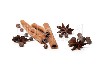 Black peppercorns, anise stars and cinnamon sticks