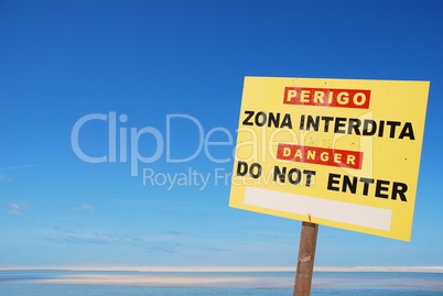 Do not enter sign at the beach