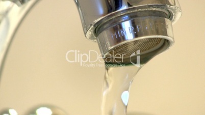 Running faucet tap macro; 3