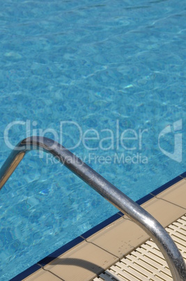 Swimming pool ladder