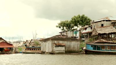 Slums am Amazonas, Peru