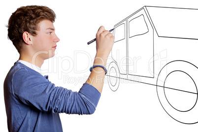 Junger Mann zeichnet an der Wandtafel