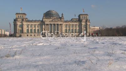 Berliner Reichstag im Schnee 2