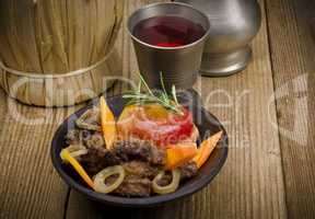 roasted liver with vegetables and apple