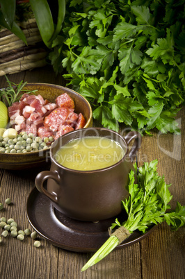 Erbsensuppe