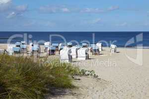 Strandkörbe am Strand der Ostsee von Ahlbeck auf der Insel Usedom