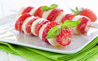 Erdbeerspieße / strawberry skewers