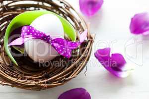 Osterei mit Schleife / easter egg with ribbon