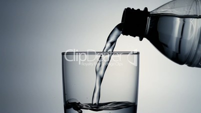 Glas mit Wasser
