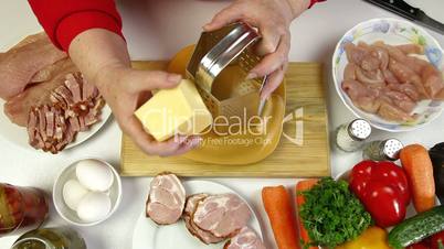 Food Preparation - Grating Cheese