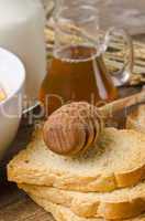 Muesli with low-fat milk and rusk