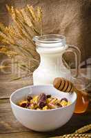 Muesli with low-fat milk and rusk