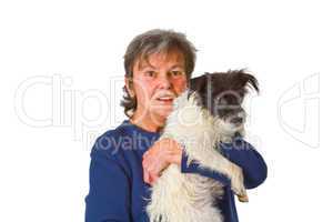 Seniorin mit ihrem Hundewelpen
