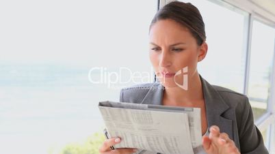 Geschäftsfrau mach sich Notizen