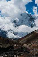 Trekking in Himalaya: rocks and mountains