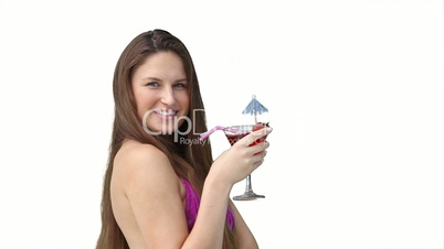 Junge Frau mit Cocktail