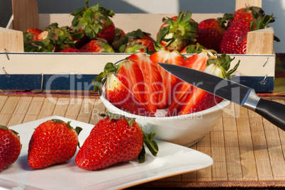 Frische Erdbeeren auf dem Teller