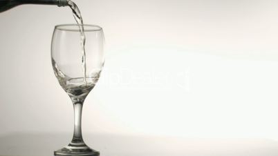 Weinglas füllen