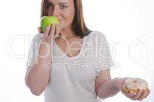 woman with apfel and cake